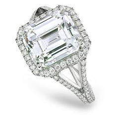 emerald cut engagement ring